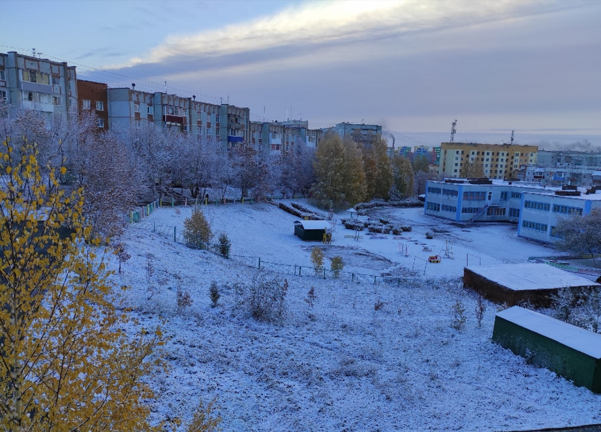 Погода в прокопьевске на апрель 2024. Прокопьевск в 2000 году. Микрорайон Тырган Прокопьевск. Прокопьевск в снегу.
