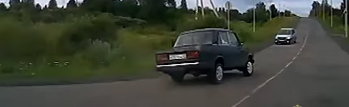 Кузбассовец устроил опасный заезд на машине, в которой находилась его беременная жена
