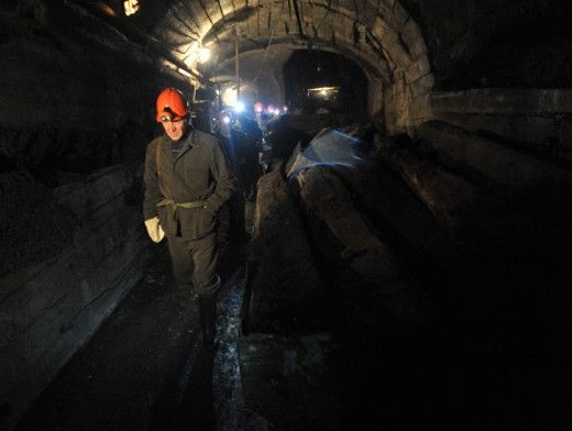 Из-за угрозы взрыва приостановлена работа участка на шахте Кузбасса