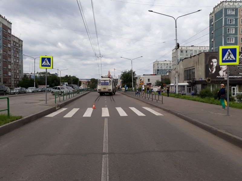 В Новокузнецке водитель автобуса на "зебре" сбил насмерть подростка: дело передано в суд
