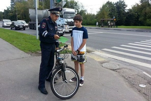 В Прокопьевске подростки ездят на велосипедах и мототехнике с нарушениями
