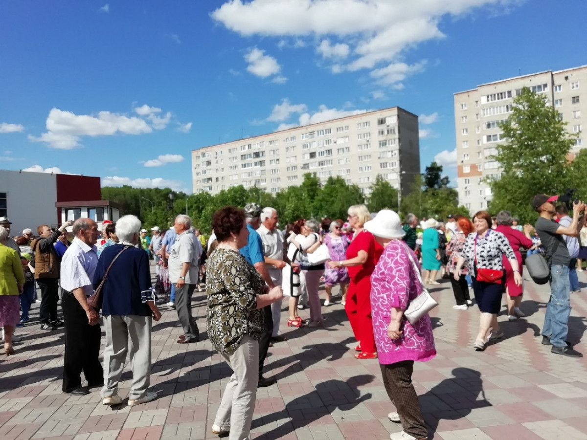 В Прокопьевске открыт сезон танцев под открытым небом