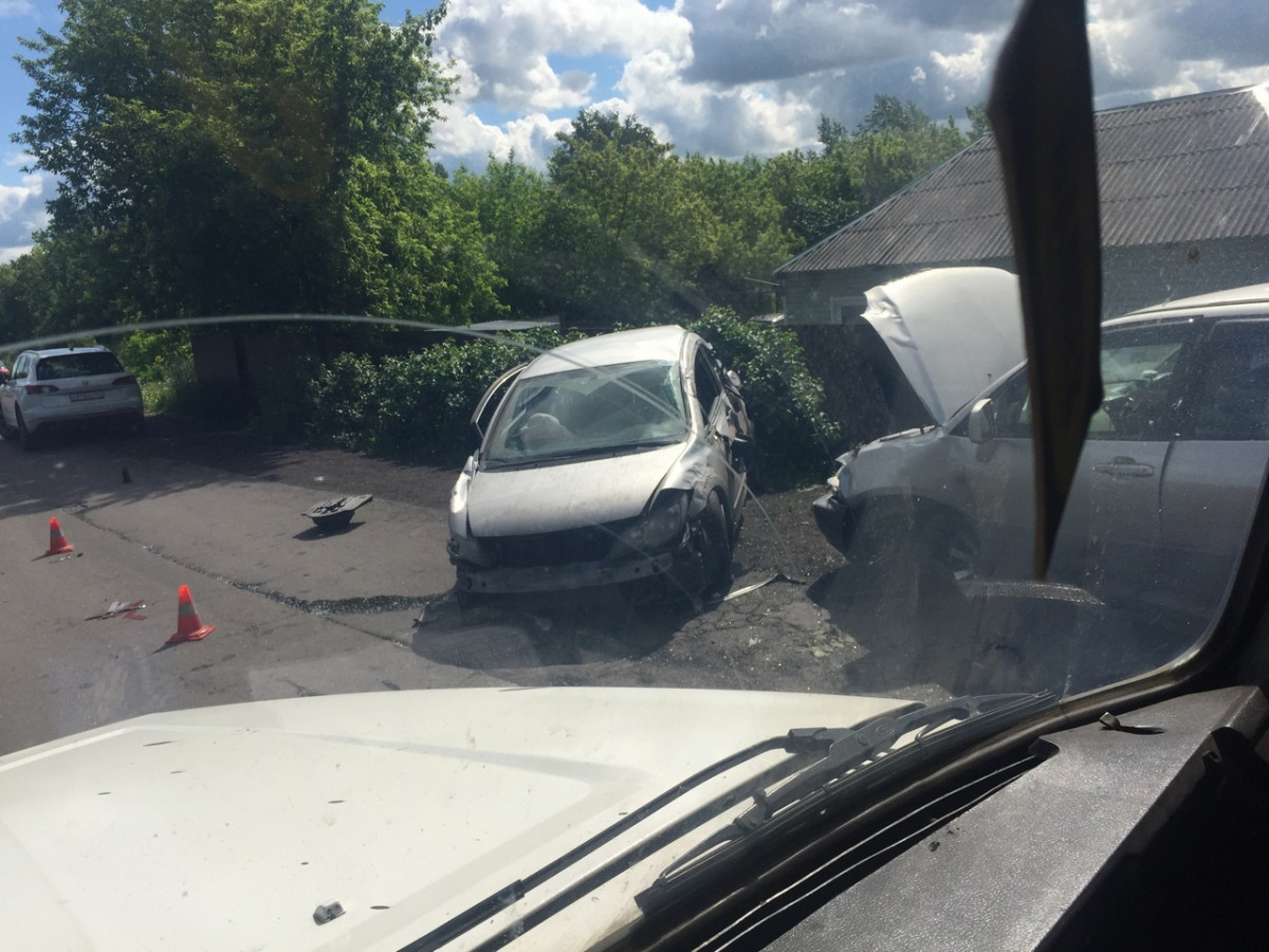В Прокопьевске опытный водитель спровоцировал тройное ДТП