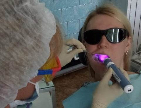 В Прокопьевске стоматологи внедряют новую технологию для выявления воспалений и опухолей в полости рта