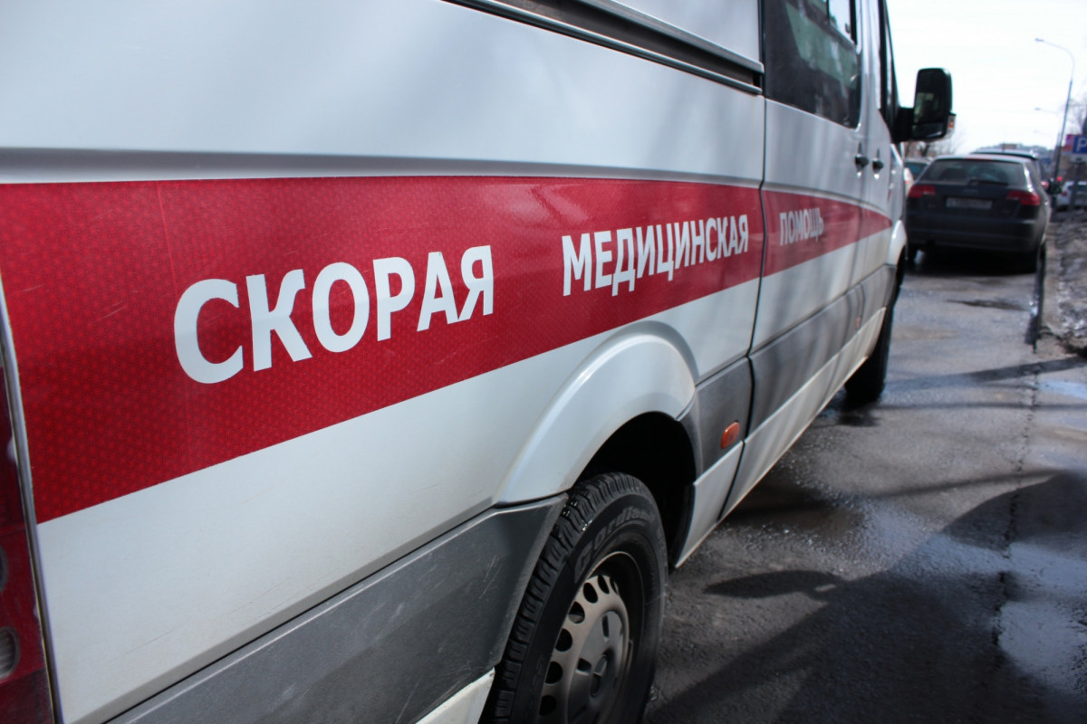 В Кузбассе 1,5-годовалый малыш выпал из окна второго этажа