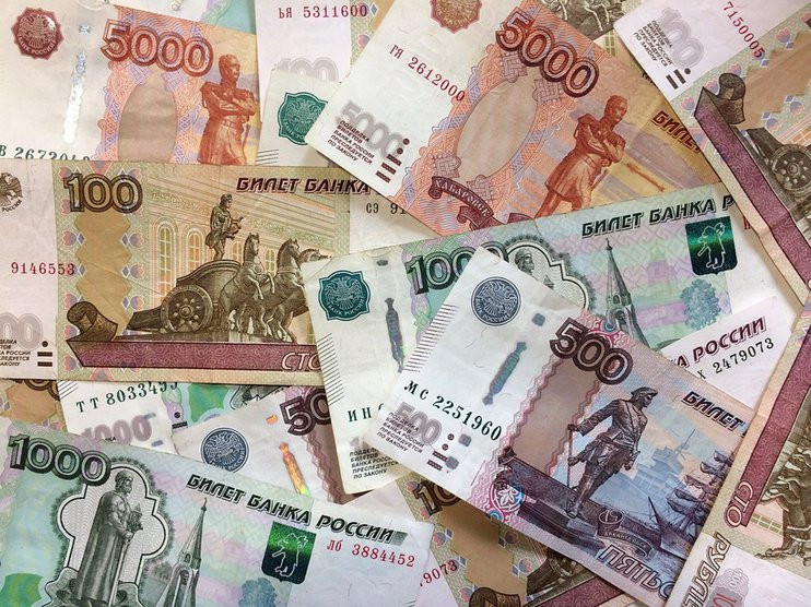 Чтобы помочь подруге: жительница Кузбасса похитила 2 млн рублей из банка