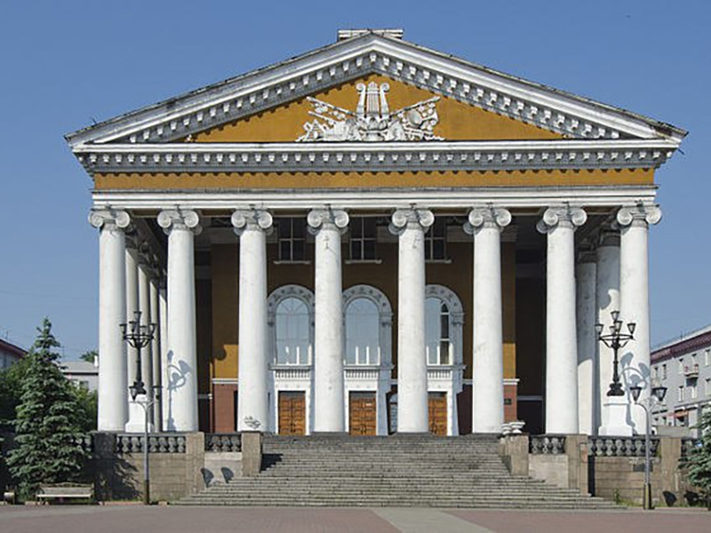 Прокопьевский драмтеатр торжественно открывает новый сезон