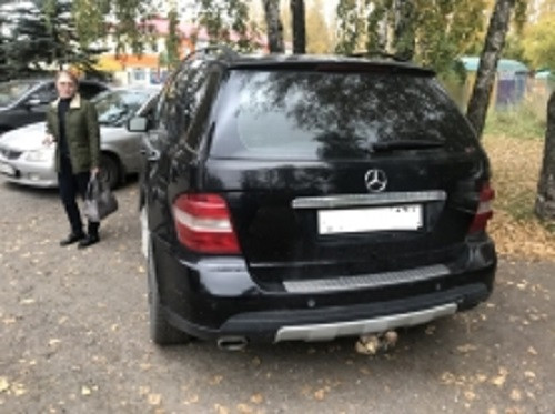 Неожиданный подарок: жительница Кузбасса получила на 18-тилетие вместо алиментов Mercedes-Benz