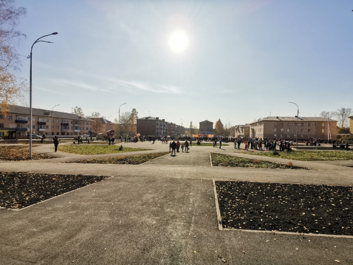 В Прокопьевске хулиганы испортили облик нового сквера