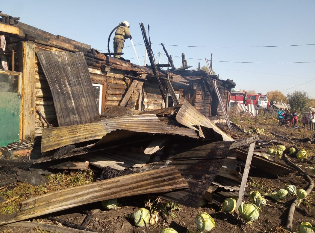 В Прокопьевске пожар уничтожил дом и все имущество многодетной семьи