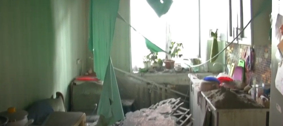 В Киселевске в одной из квартир жилого дома рухнул потолок