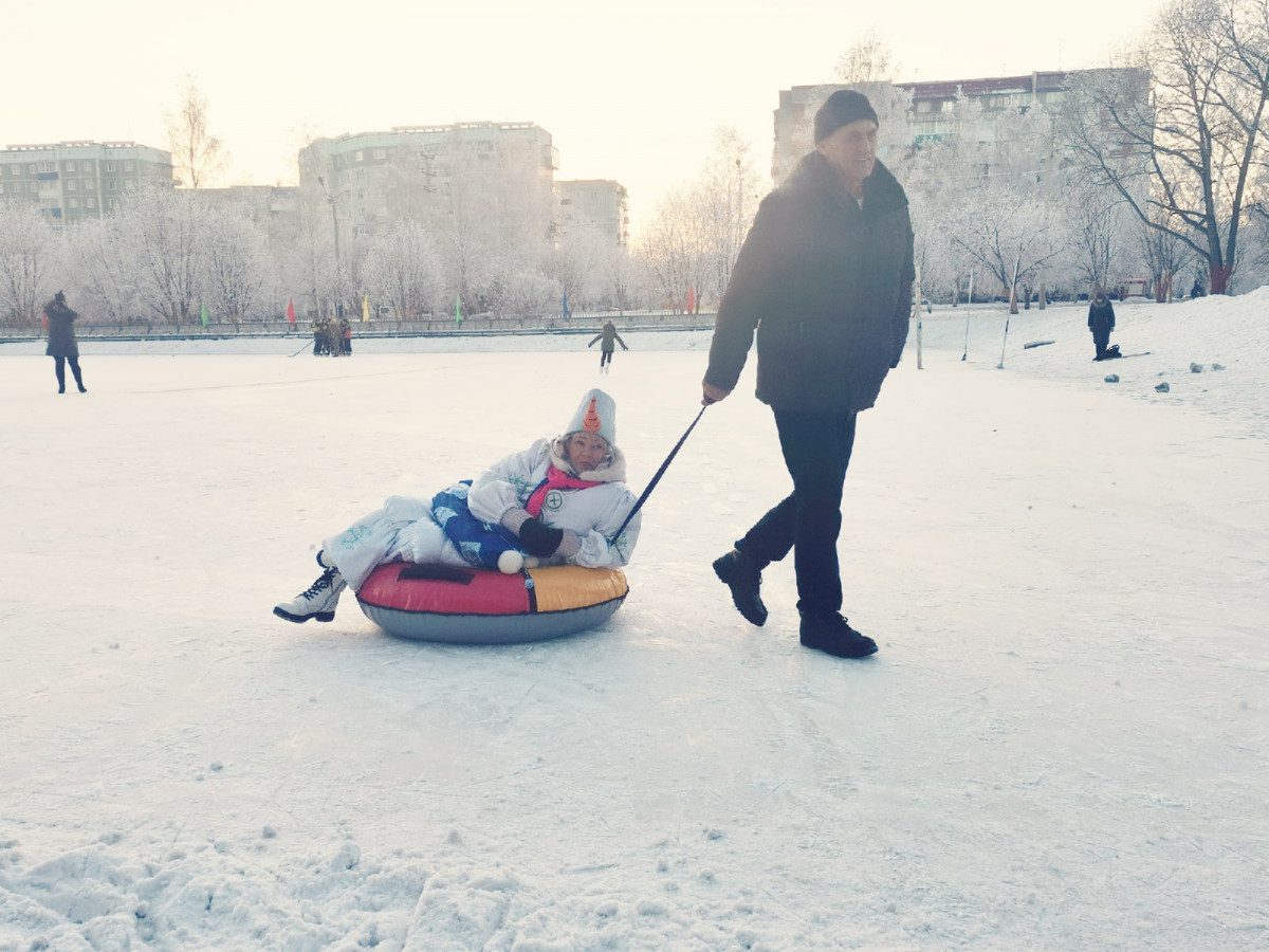 В Прокопьевске торжественно открыли ледовый каток
