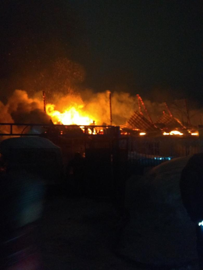 В частном секторе Прокопьевска произошел большой пожар