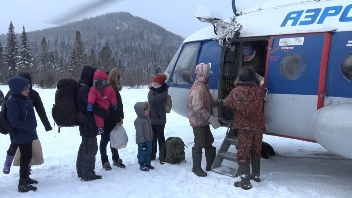 В Кузбассе созданы вертолетные бригады вакцинации