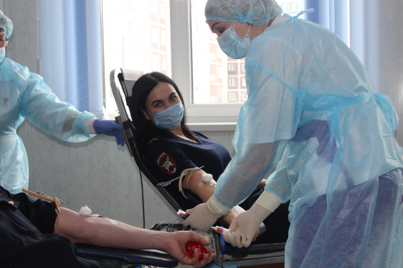 В Кузбассе полицейские за день пополнили банк крови на 13 литров
