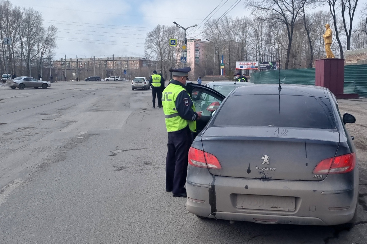 В Прокопьевске сотрудники ГИБДД за один рейд выявили 62 нарушения ПДД