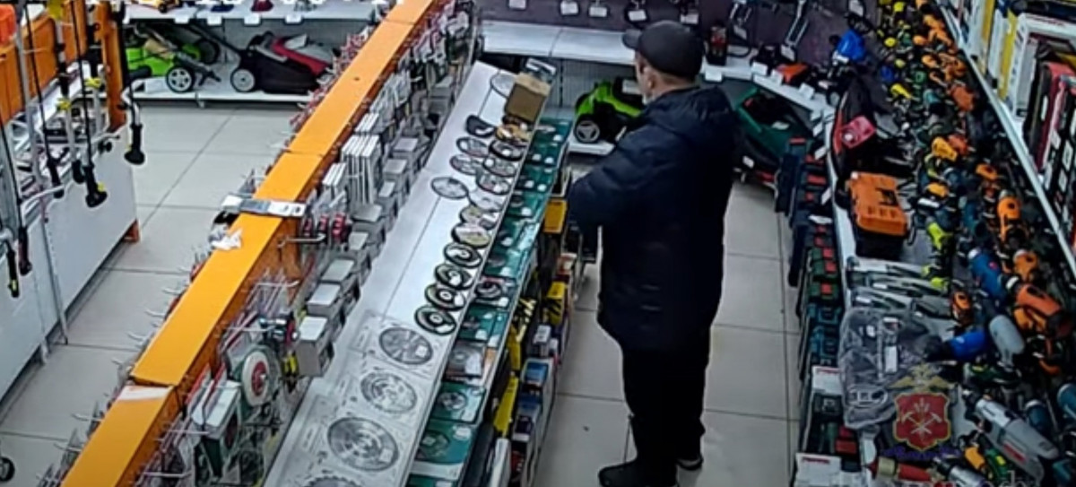 В Прокопьевске посетитель украл из магазина инструменты на общую сумму 10 тысяч рублей