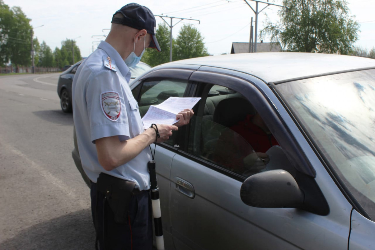 В Прокопьевске полицейские и военные вышли к водителям с важной информацией