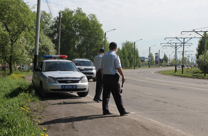 В Кузбассе сотрудники ГИБДД пресекли небывалое число нарушений правил остановки и стоянки транспорта