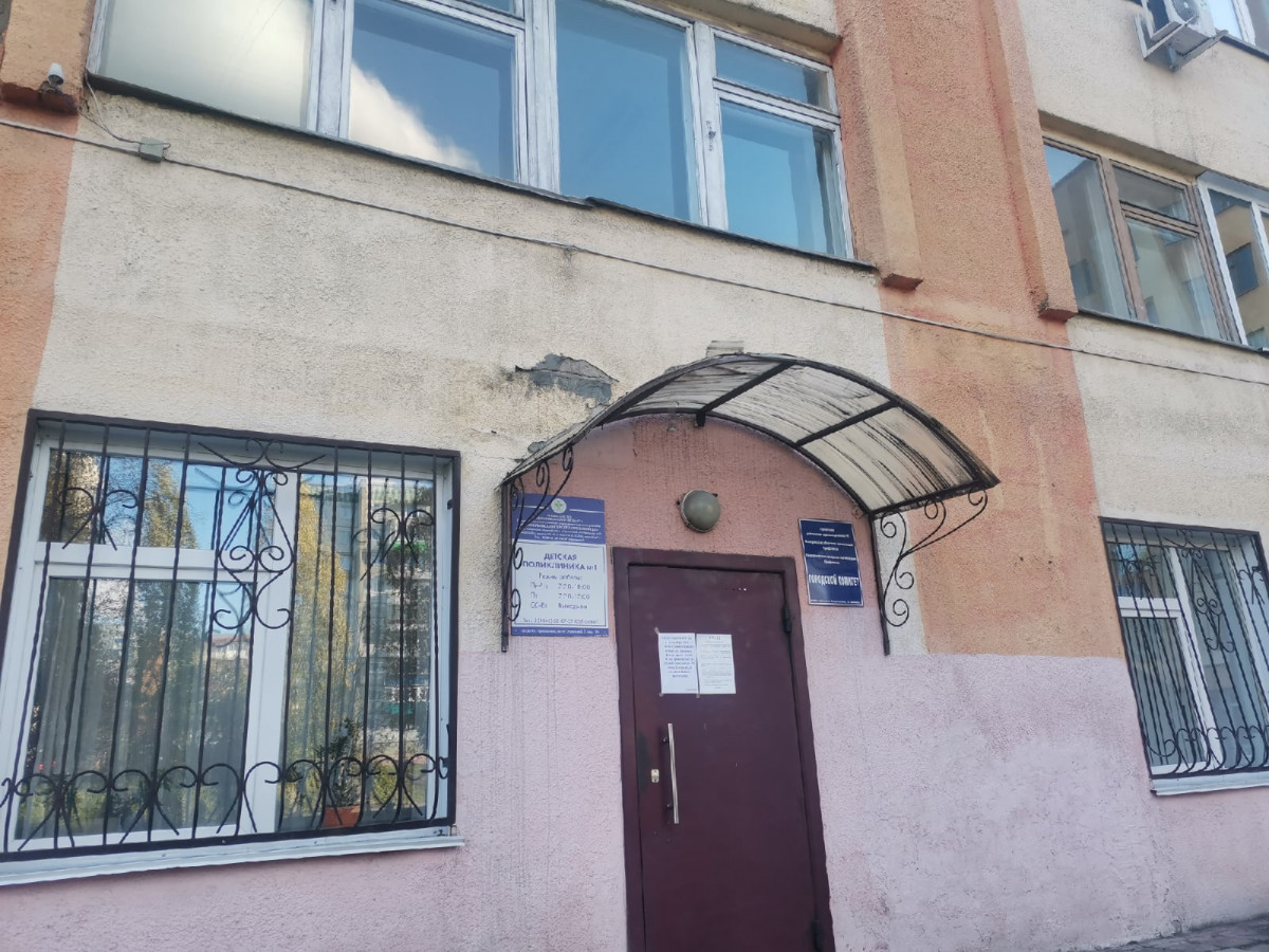 В Прокопьевске детская поликлиника №1 временно переехала