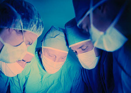 В Прокопьевске травматологи провели уникальную операцию «хрустальному» ребенку