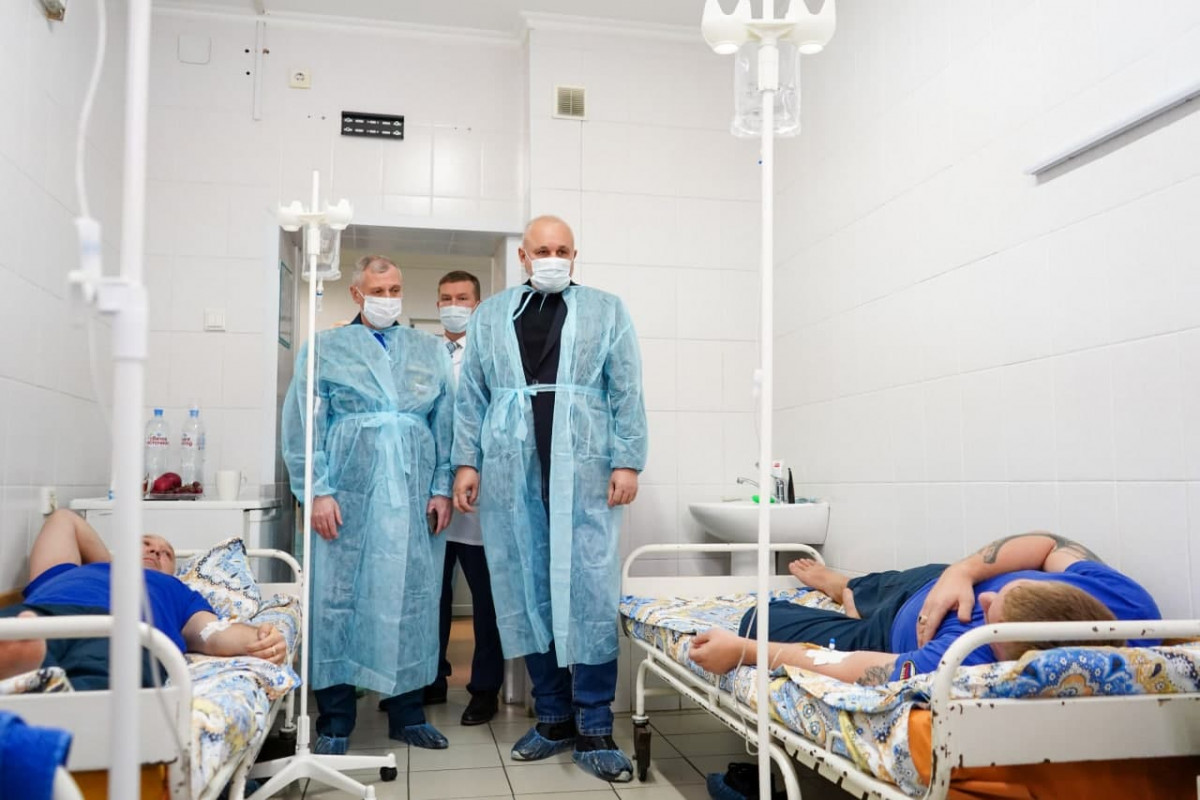 Спасателя, чудом уцелевшего на "Листвяжной", отправят в больницу Кемерова