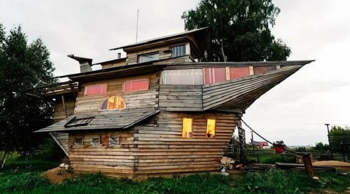 Дом-корабль из Кузбасса претенует на звание самого необычного арт-объекта России
