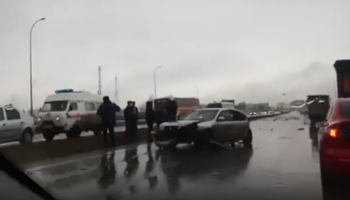 На трассе Кузбасса произошло массовое ДТП с пострадавшими