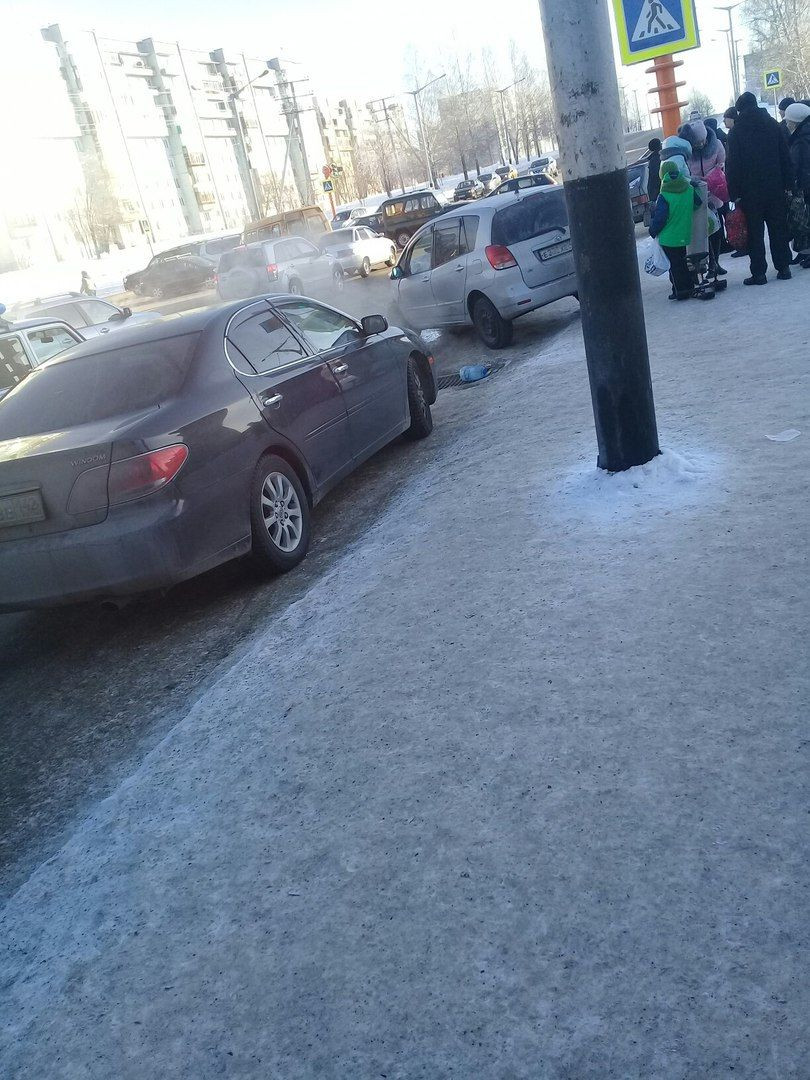 В Прокопьевске в ДТП на перекрестке пострадали 4 человека (видео)