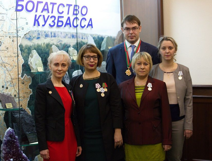 В Кузбассе награждены врачи, восстановившие ребенку язык и гортань В Кузбассе награждены врачи, восстановившие ребенку язык и гортань