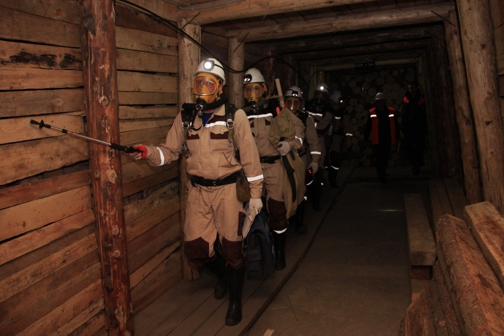 Из шахты Кузбасса эвакуированы около 90 горняков