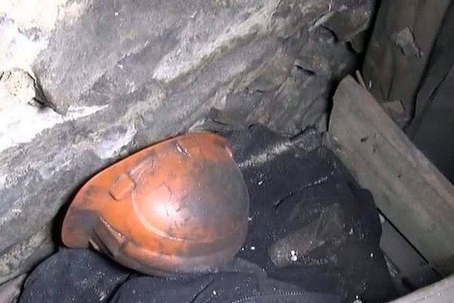 В Кузбассе спасатели обнаружили тело горняка, попавшего под завал на шахте