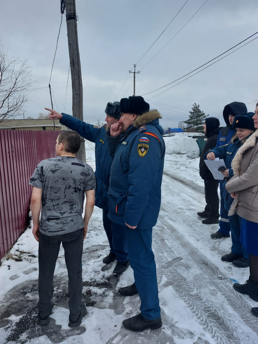 В Прокопьевске сотрудники прокуратуры и спасатели посетили частный сектор