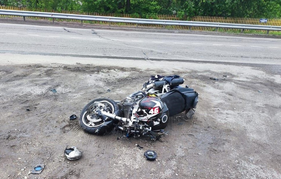 В Прокопьевском районе при столкновении с легковушкой погиб мотоциклист