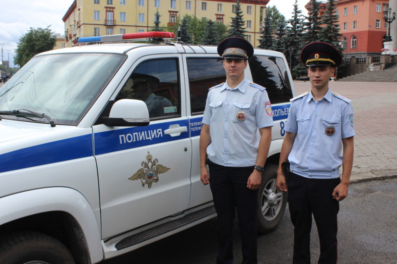 Прокопьевские полицейские помогли горожанке, упавшей в обморок