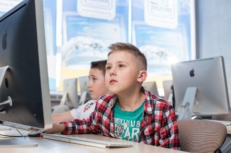 Надо ли отучать ребенка от гаджетов: в Прокопьевске продолжается набор в компьютерную академию «ТОП»