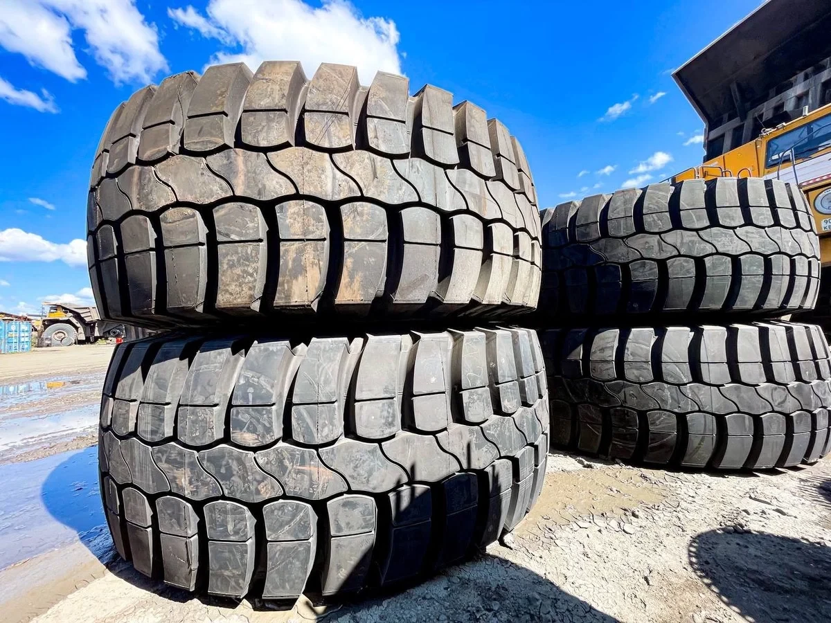 На угольное предприятие Кузбасса поставили самые большие в мире шины для автосамосвалов