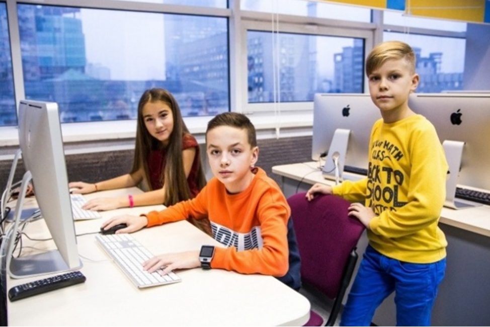 Айтишников растят с 7 лет: почему учиться в компьютерной академии полезно даже детям