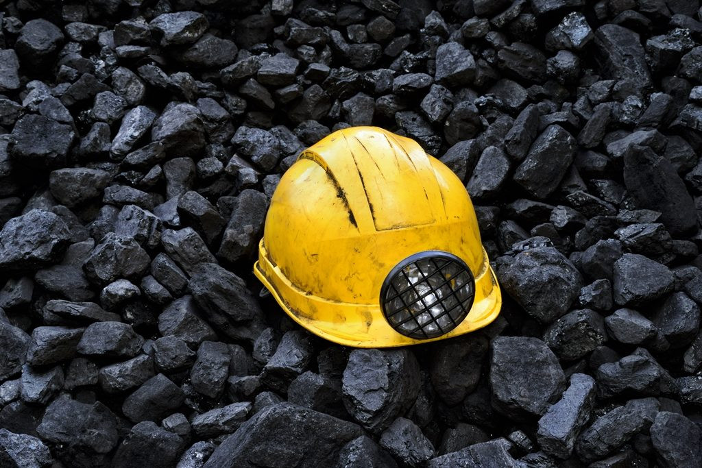Власти о проблемах угольной отрасти: "В крайнем случае трудоустроим на вакансии неугольных сфер"