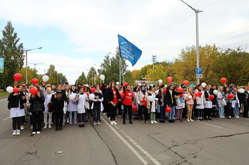 В Прокопьевске прошёл парад первокурсников