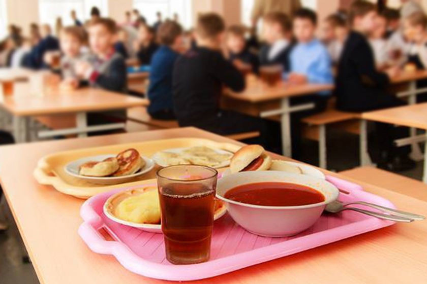 В школе Прокопьевска детям выдают холодные обеды