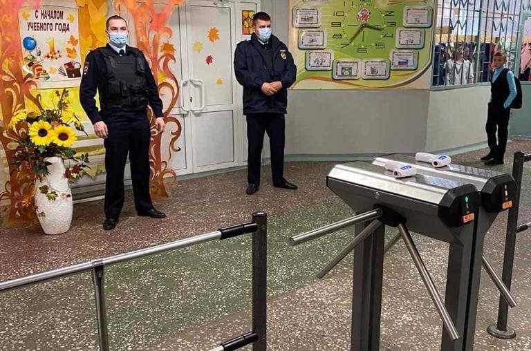 В школах России может появиться система безопасности как в СИЗО