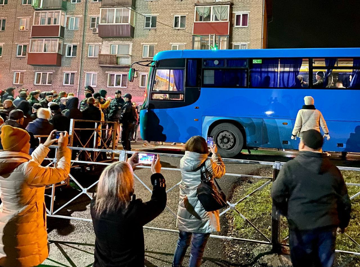 Из Прокопьевска отправилась очередная группа мобилизованных | 19.10.2022 |  Прокопьевск - БезФормата