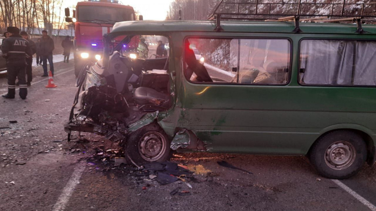 В ДТП под Новокузнецком пострадали 4 человека