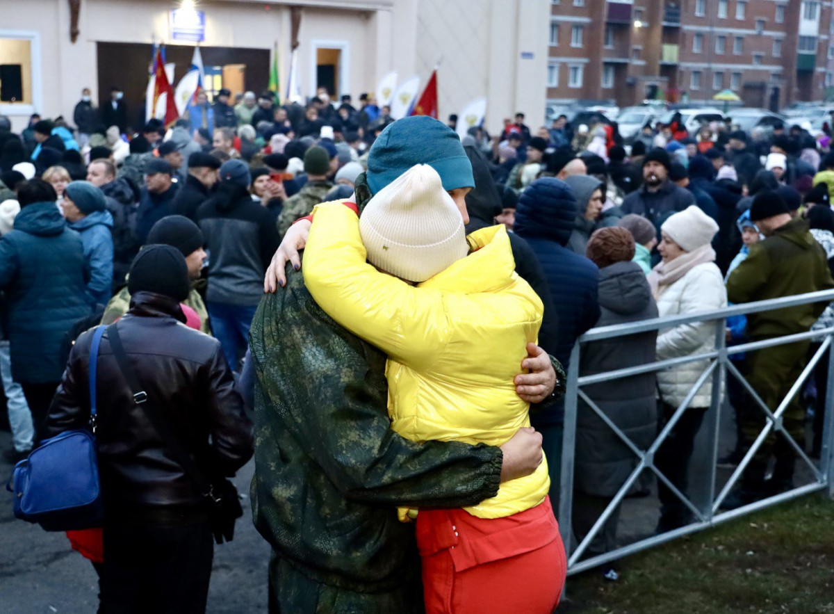 В Прокопьевске проводили группу мобилизованных бойцов и добровольцев 