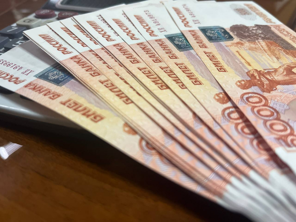 Жителя Кузбасса обвиняют в незаконном выводе за рубеж 21 млн рублей 