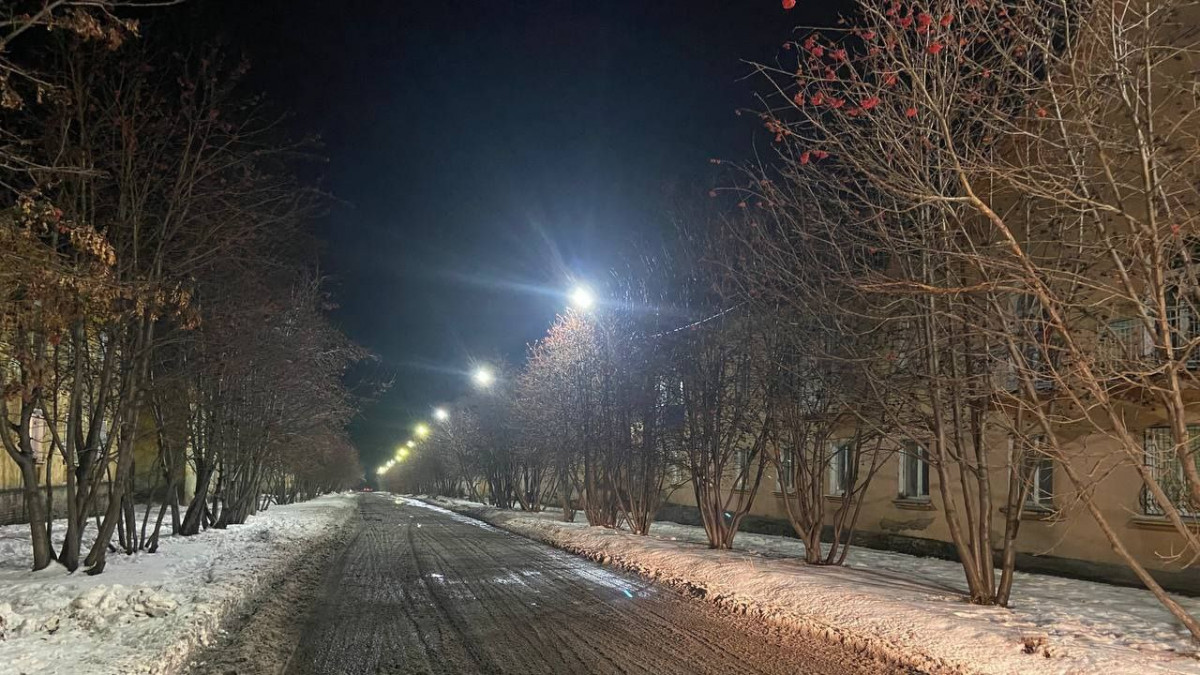 В Прокопьевске продолжается полная замена городского освещения