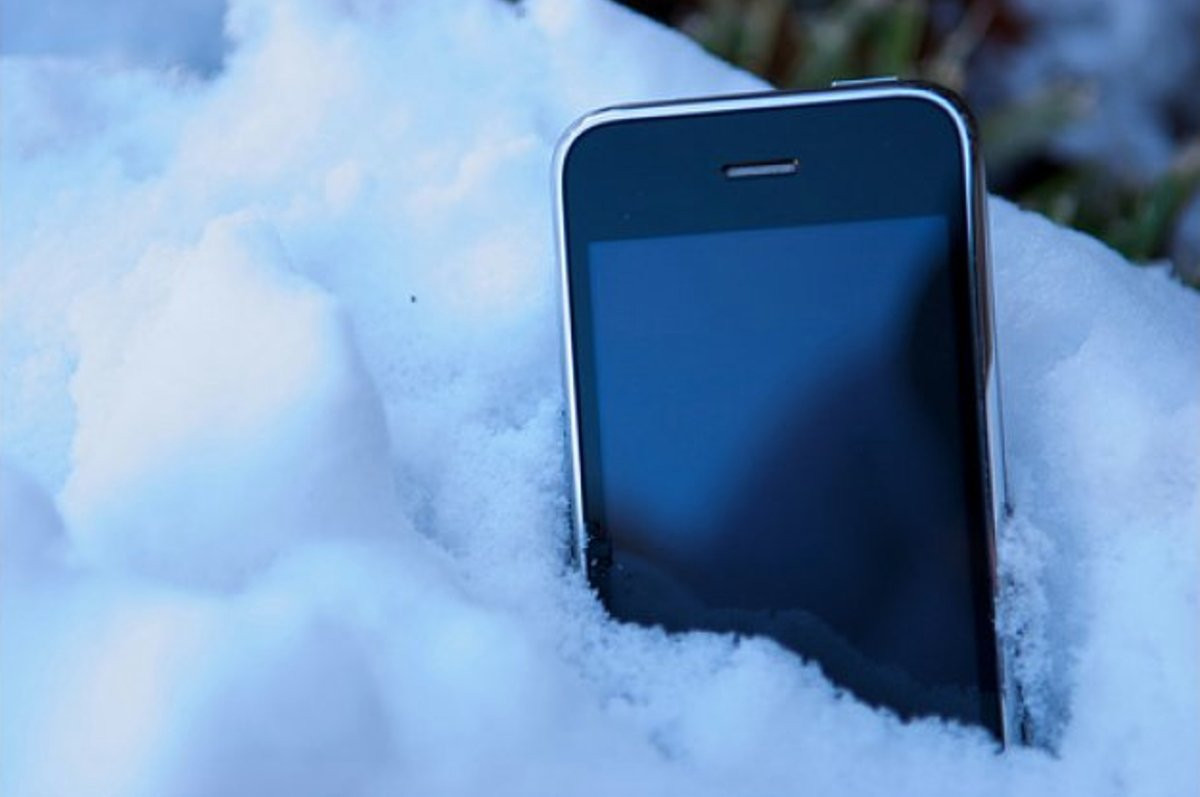 Как сохранить заряд батареи смартфона в морозы: комментарий эксперта