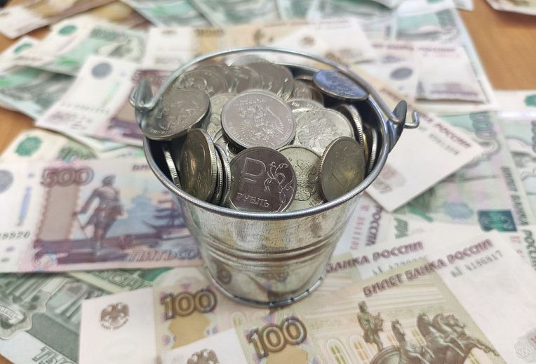 Средняя зарплата кузбассовца больше 57 тысяч рублей