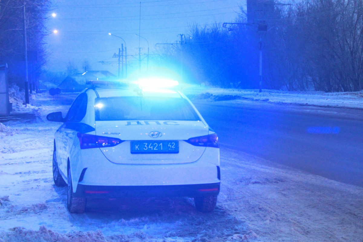 В Прокопьевске мужчина помог вытащить автомобиль из сугроба, а после угнал его 